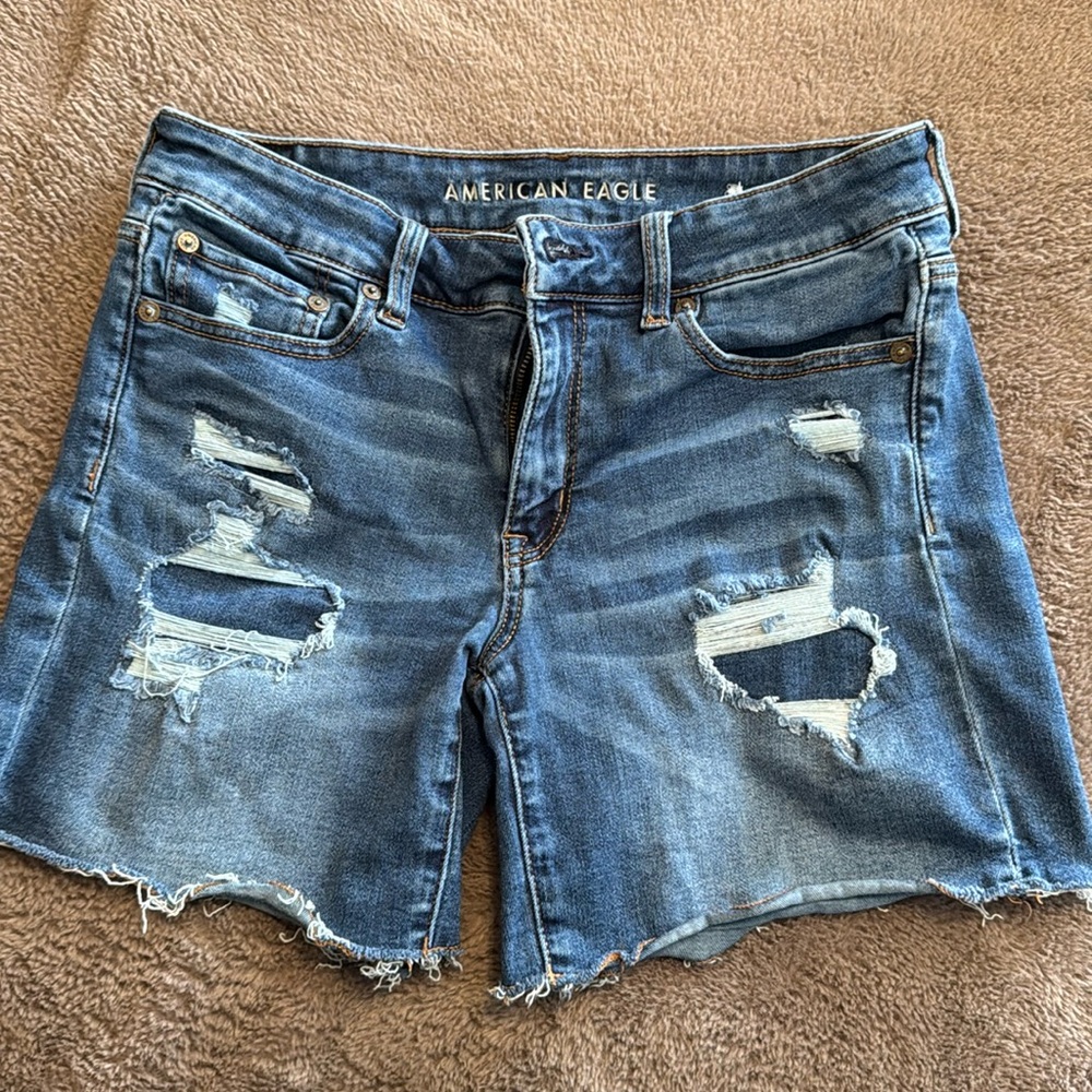 WMNS AMERICAN EAGLE SIZE 8 Jean shorts next level stretch lightly worn